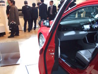 【ホンダ CR-Z 発表】サッシュレスドアは重い 画像