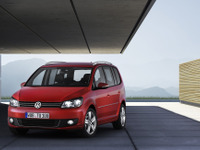 VW ゴルフトゥーラン 大幅改良…最新 ゴルフ の表情に 画像