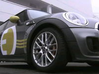 ［動画］MINIのEV、ニュルブルクリンクを攻める 画像