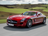 SLS AMGが「ラフェスタプリマヴェーラ」スタートを飾る 4月18日 画像
