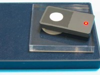 携帯機器向け非接触充電、2012年めどに製品化へ 画像
