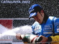 アロンソ、母国ファンが大歓迎 画像