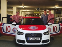 FCバイエルン・ミュンヘン…アウディ車で優勝パレード 画像