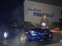【写真蔵】マツダ『RX-8・X-MEN』仕様だ! 画像