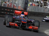 マクラーレンのステアリングにダイヤモンド 画像