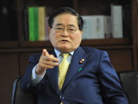 亀井金融担当相「単純な消費税アップは経済の井戸からす」 画像