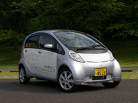 【人とくるまのテクノロジー10】三菱、身近になったEVをアピール 画像