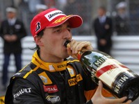 クビサ、来季もルノー残留確定 画像