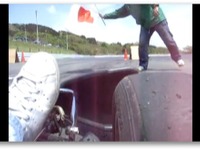 ［動画］電動レーシングカートでジムカーナコースを走る 画像