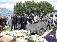 モナコにファンジオ銅像設立 画像