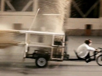 ［動画］動力はコーラとメントス、67mを走行 画像