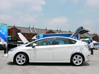 【エコカーワールド10】LPGとガソリン、2つの動力で走るプリウス 画像