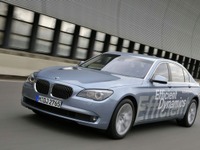 BMW 7シリーズ ハイブリッド、エコカー補助金対象に 画像