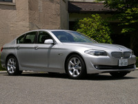 【BMW 5シリーズ 試乗】操縦“させたがる”クルマ…西川淳 画像