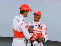 ［動画］バトンとハミルトン、スロットカーで対決 画像