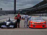 モントーヤがNASCARにマシン交換 画像