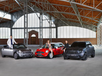 ［写真蔵］3台の特別なMINI…エイズ撲滅チャリティ 画像