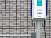 コンビニでEVを充電　コスモ石油がサービスを提供 画像