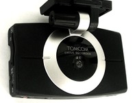 ドライブレコーダーの映像を携帯電話で即座に再生　トムコム 画像