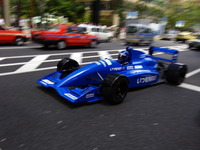 フォーミュラーカーが都内の公道を爆走 画像