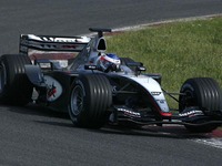 新型車投入はイギリスGP以後……マクラーレン「MP4-18」 画像