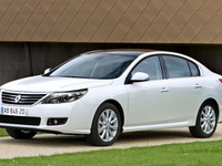 【モスクワモーターショー10】ルノーの最上級セダン、ラティチュード…エンジンは日産製V6 画像