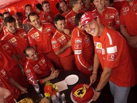 シューマッハのアクシデントにブラウンは激怒……モントーヤとからむ 画像