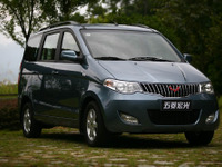 GM、中国初の小型MPV発売…現地価格は55万円から 画像