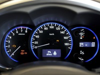 燃料タンク小型化は「お客様の理解必要」---有重・日産部長 画像