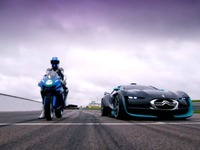 EVサーキット対決、シトロエンのスポーツカー vs スーパーバイク［動画］ 画像