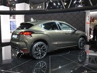 【パリモーターショー10】シトロエン DS4 …高級小型クロスオーバーを提案 画像