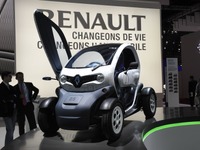 【パリモーターショー10】ルノー超小型EV、価格は3輪スクーター並に…2011年発売 画像