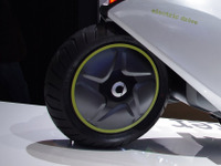 【パリモーターショー10】スマート eスクーター 詳細画像 画像