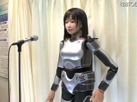 【CEATEC 10】自然な歌声と表情でうたう女性ロボット 画像