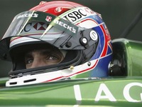 ウィルソン、ジャガーを初体験 画像