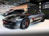 【シドニーモーターショー10】メルセデス SLS AMG、世界に1台のマットブラック 画像
