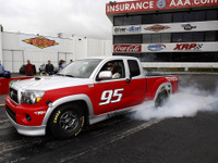 【SEMA10】トヨタ タコマ がドラッグレーサーに…504psの迫力 画像