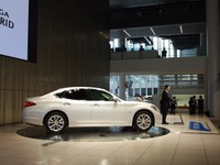 【日産 フーガHV 発表】初の自社製ハイブリッド、燃費はコンパクトカー並み 画像