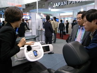 【ITS世界会議10】スマートフォンと連携するコックピット　デンソーが提案 画像