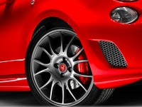 アバルト695トリブートフェラーリ、日本は限定150台 画像