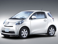 トヨタ iQ と パッソ、車線逸脱警告でハンドルが重くなる 画像