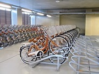 テナントビルで電動アシスト自転車を無人貸し出し 画像