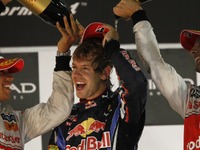 バトン「ベッテルと表彰台を共に出来て嬉しい」…アブダビGP 画像