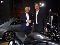 【ロサンゼルスモーターショー10】ドゥカティとメルセデスAMGが提携を発表 画像