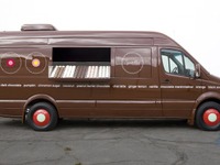 【ロサンゼルスモーターショー10】メルセデスから有名スイーツのデリバリー 画像