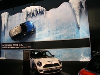 【ロサンゼルスモーターショー10】MINI の展示に思わずニヤリ 画像