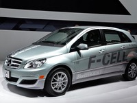 【ロサンゼルスモーターショー10】メルセデスベンツ、米国で燃料電池車をリース販売…月額7万円 画像