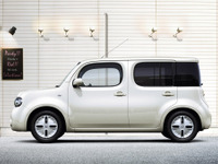 日産 キューブ 特別仕様…深紅のシートでパーティ気分 画像