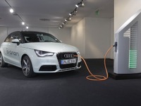 アウディ、主力工場にEV充電用の太陽光発電設備 画像