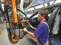 【新聞ウォッチ】ドイツ企業恐るべし…VW5万人雇用拡大、ダイムラー賃上げ前倒し 画像